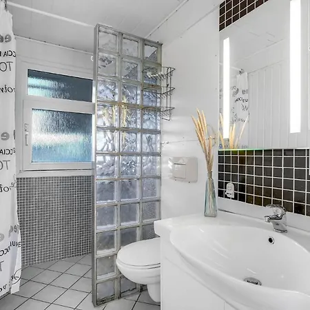 Amazing In Hvide Sande With Sauna Semesterbostad *